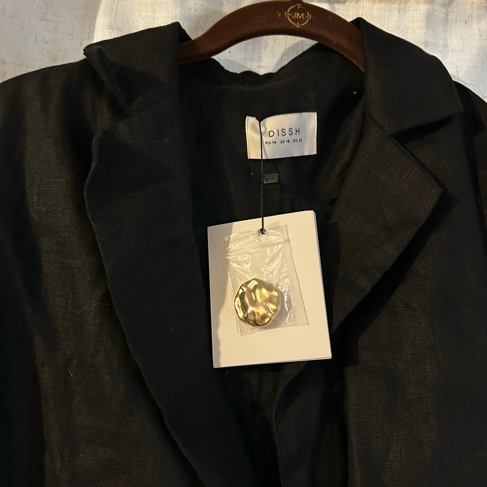 DISSH Black Linen Blazer with Decorative Gold Button - Picture 4 of 8